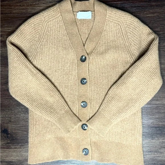 100% wool Everlane Women's Camel Cardigan Sweater - Picture 4 of 16